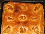 EMPANADA GALLEGA RELLENA DE TOMATE, ATUN Y HUEVO 